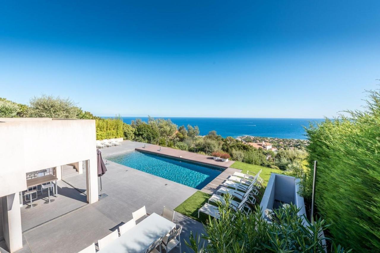 Villa Vue Panoramique Sur La Baie De St Tropez Les Issambres Exterior foto